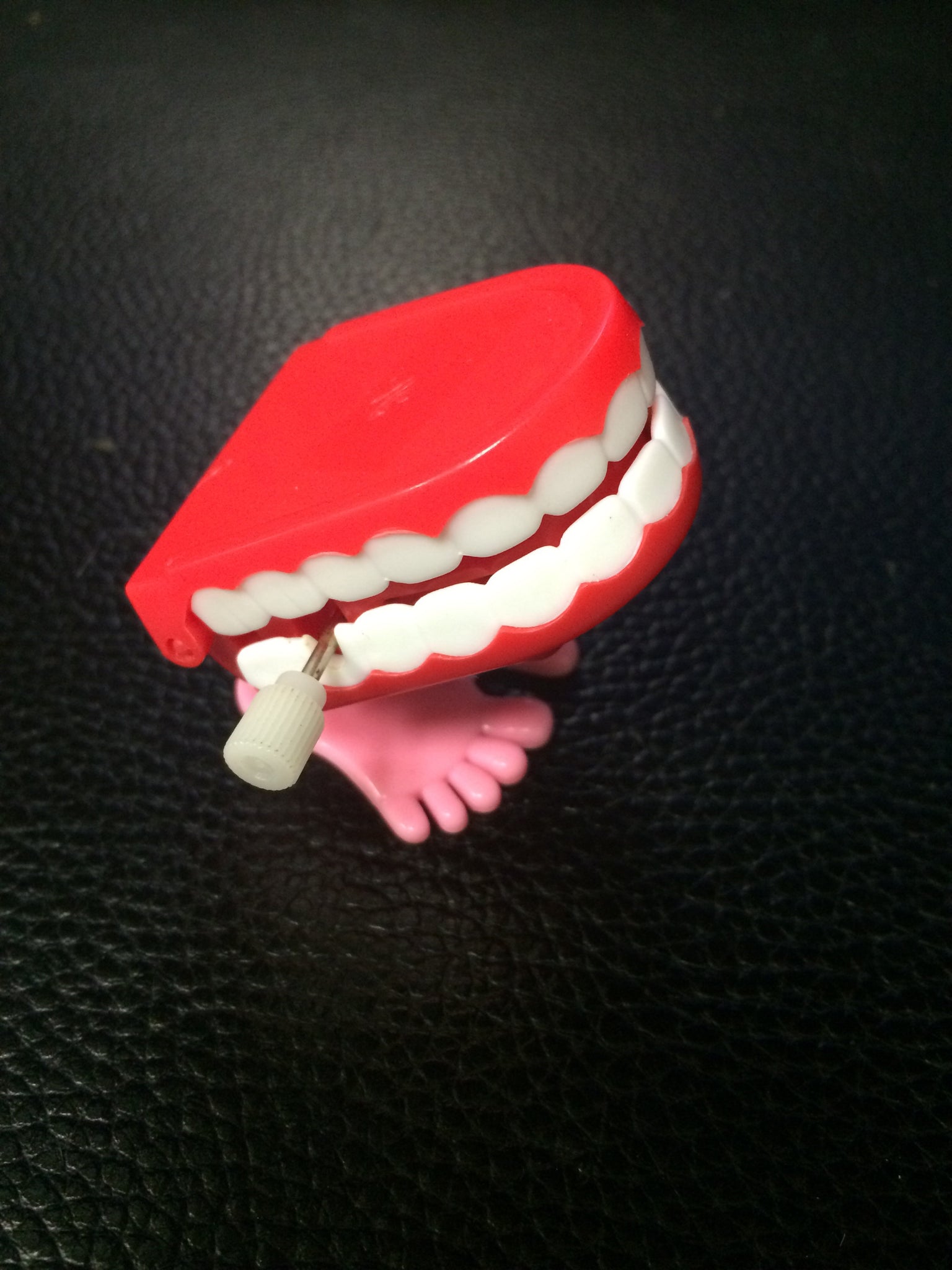 Jumping Chattering Teeth - Titan Magic & Brain Busters Escape Rooms